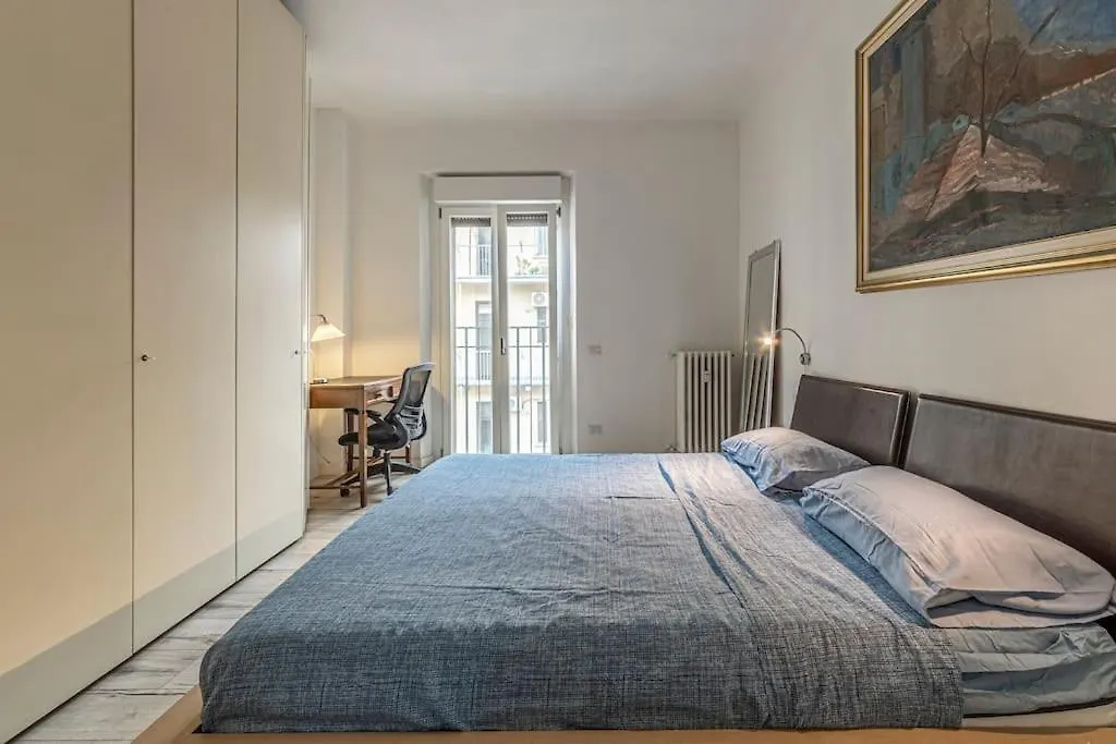 Three Room Apartment 2 Beds, 3Rd Bed Available Milánó