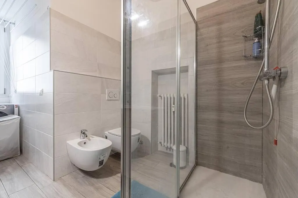 Three Room Apartment 2 Beds, 3Rd Bed Available Milánó 0*,  Olaszország