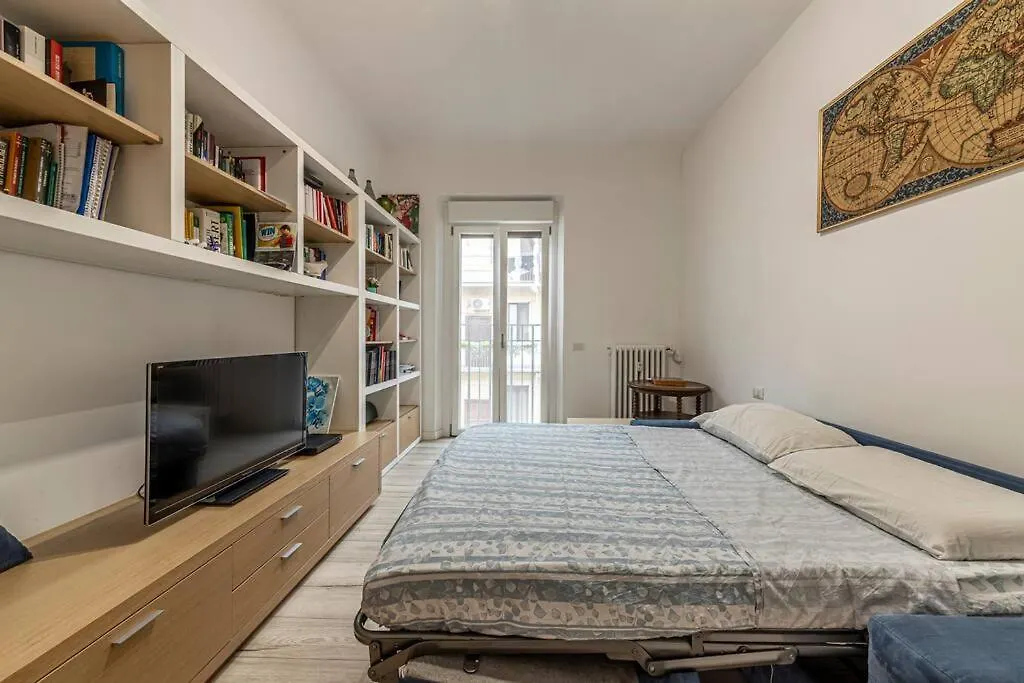 Three Room Apartment 2 Beds, 3Rd Bed Available Milánó Olaszország