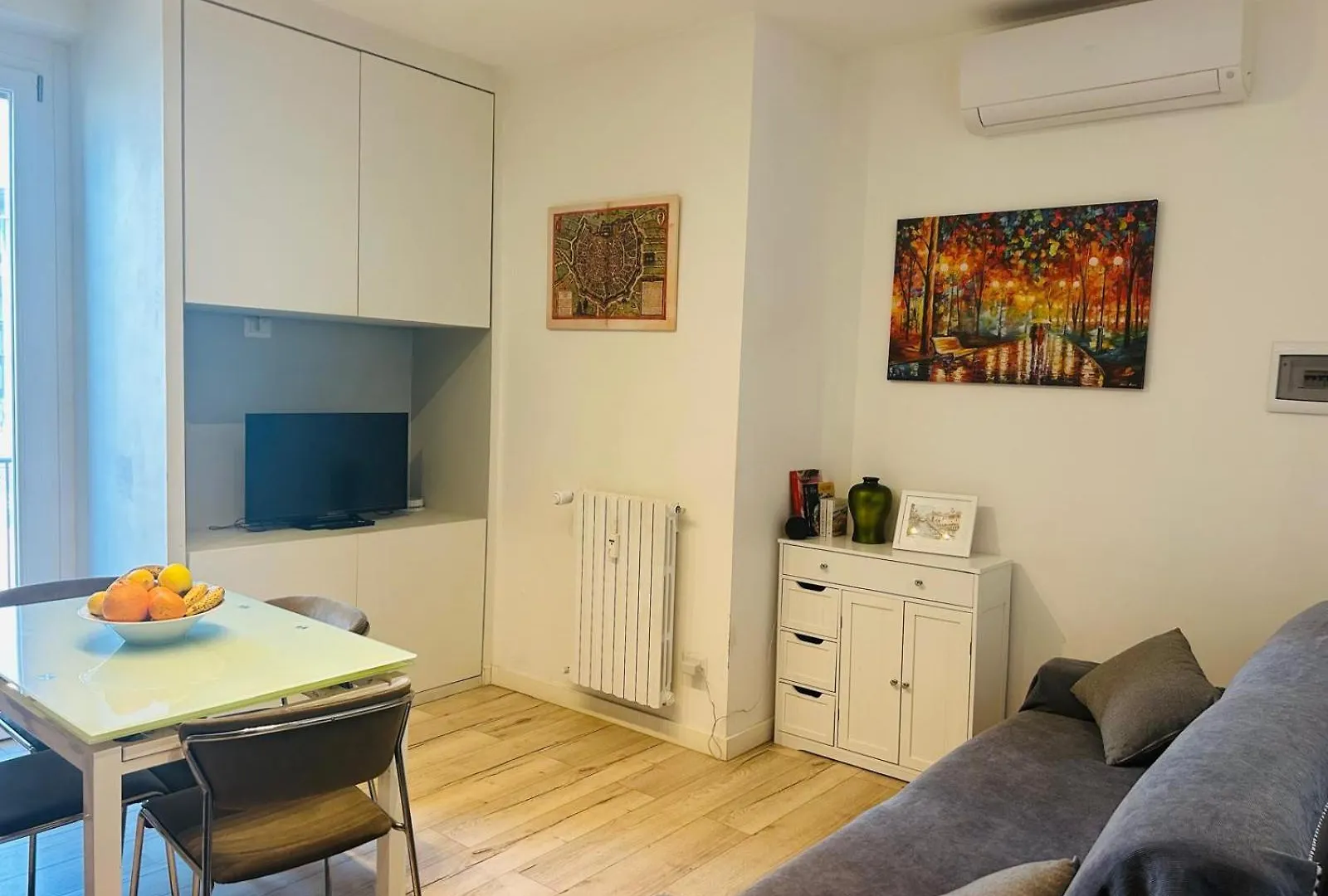Three Room Apartment 2 Beds, 3Rd Bed Available Milánó