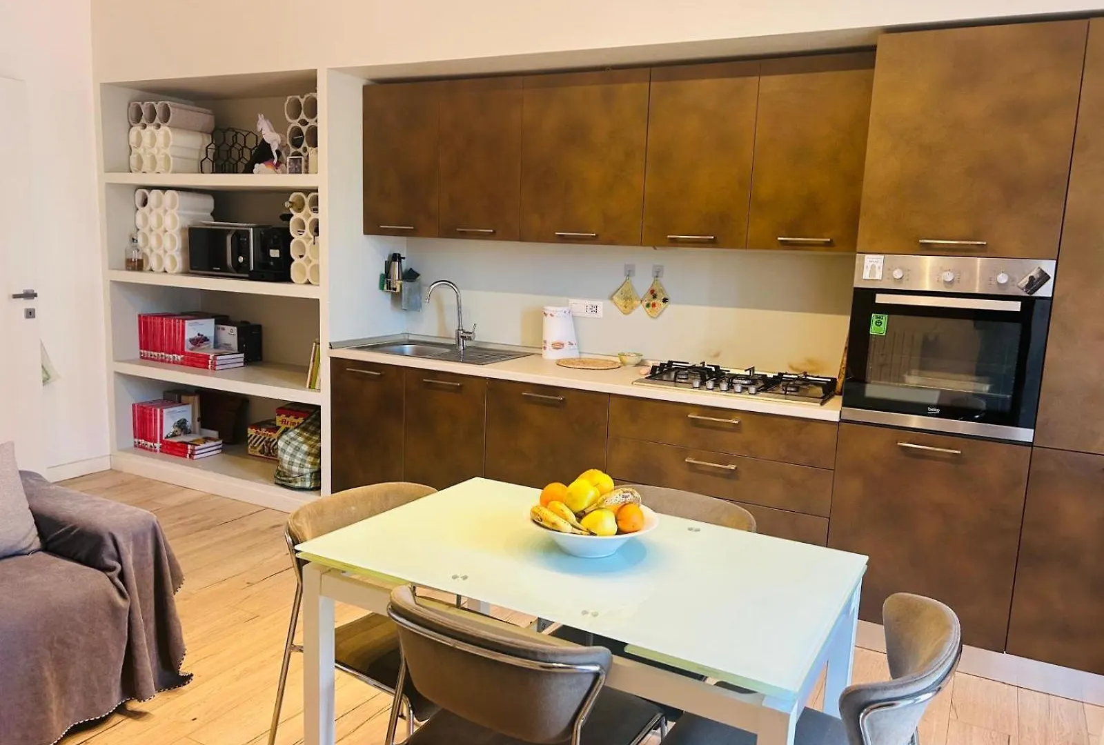 Three Room Apartment 2 Beds, 3Rd Bed Available Milánó