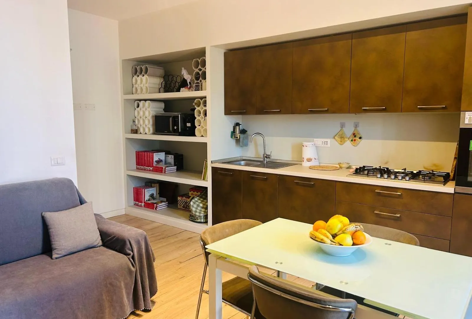 Three Room Apartment 2 Beds, 3Rd Bed Available Milánó