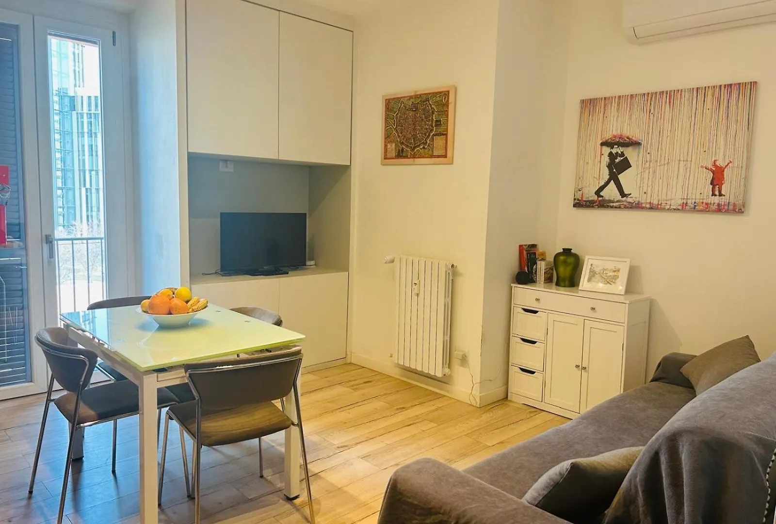 Three Room Apartment 2 Beds, 3Rd Bed Available Milánó